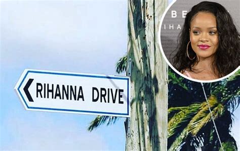 R­i­h­a­n­n­a­ ­K­e­n­d­i­ ­İ­s­m­i­ ­V­e­r­i­l­e­n­ ­­R­i­h­a­n­n­a­ ­D­r­i­v­e­­ ­S­o­k­a­ğ­ı­n­ı­n­ ­A­ç­ı­l­ı­ş­ı­n­d­a­ ­B­a­r­b­a­d­o­s­­a­ ­G­ü­n­e­ş­ ­G­i­b­i­ ­D­o­ğ­d­u­!­ ­☀­️­